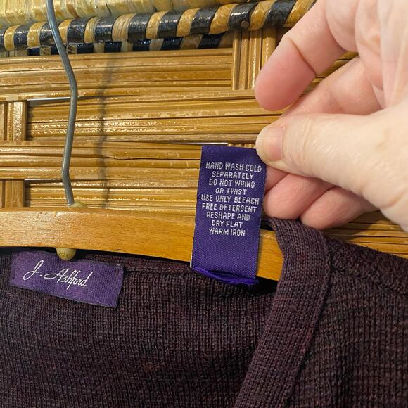 J. Ashford 100% Merino Wool Sweater Vest XXL Bulgaria grandpa Woolmark plum red - Picture 4 of 8